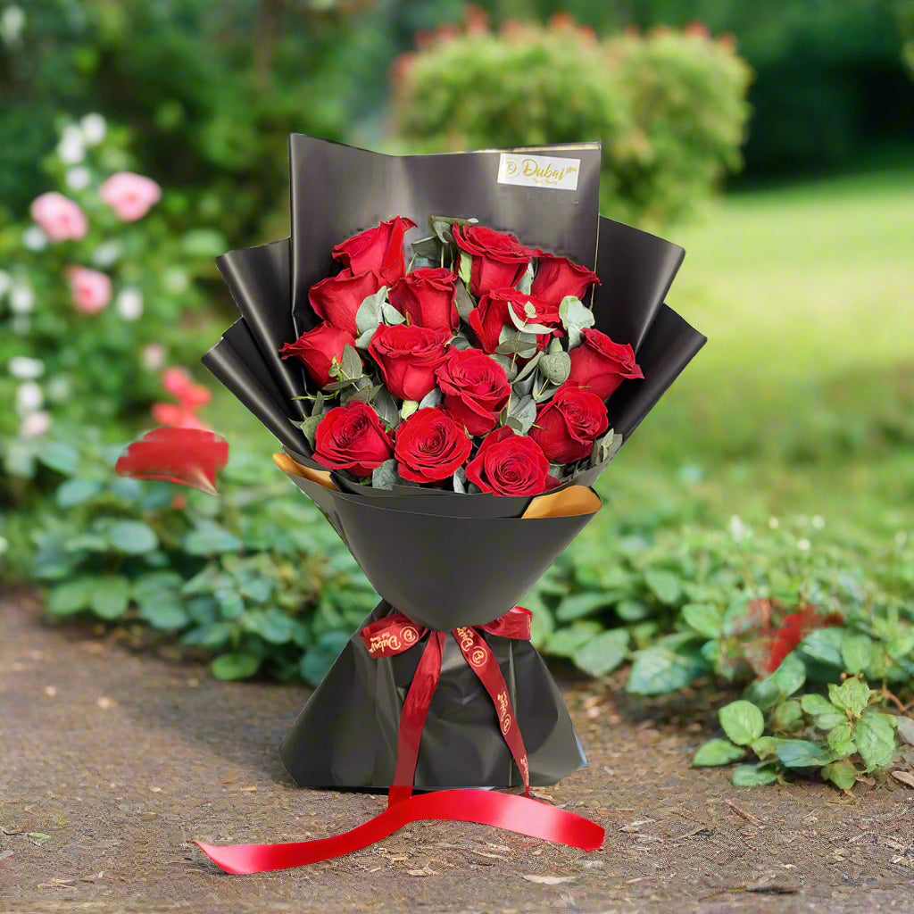 15 RED CLASSIC ROSES