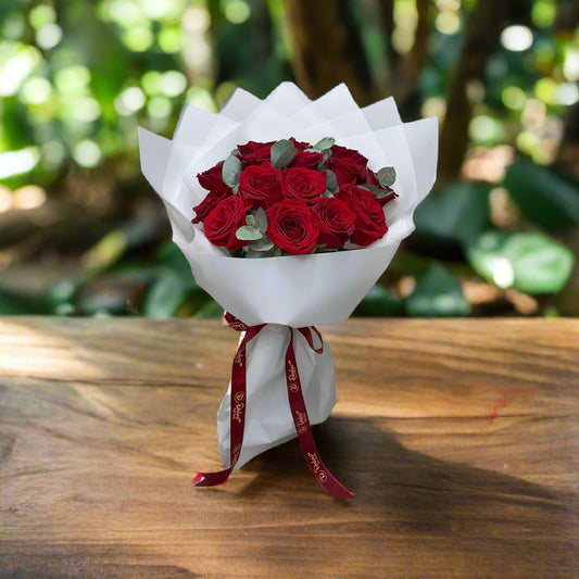 15 RED CLASSIC ROSES